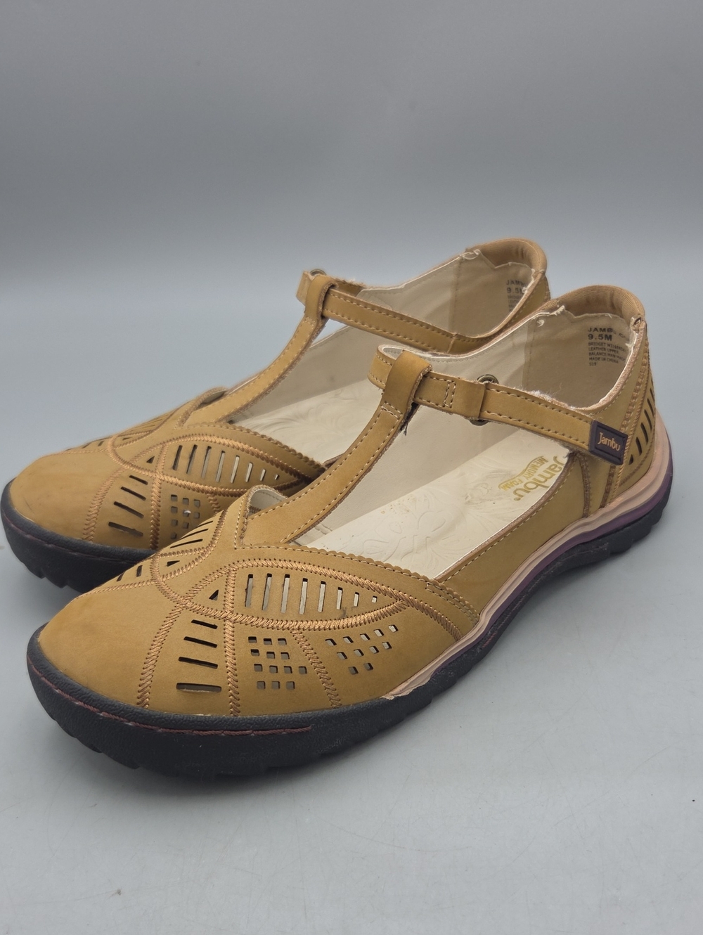 Jambu memory goal Bridget sport flat size 9.5 M Leather Mary Jane T Strap